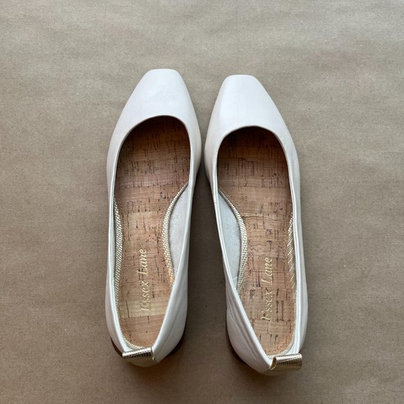 NEW Ivory Cream Essex Lane Square Toe Flats - Picture 2 of 4